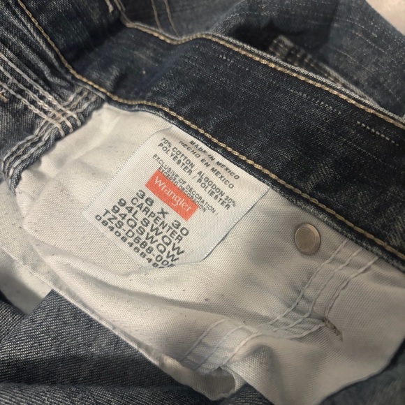 Wrangler Men's Relaxed Fit Jeans in Dark Blue - Picture 3 of 7